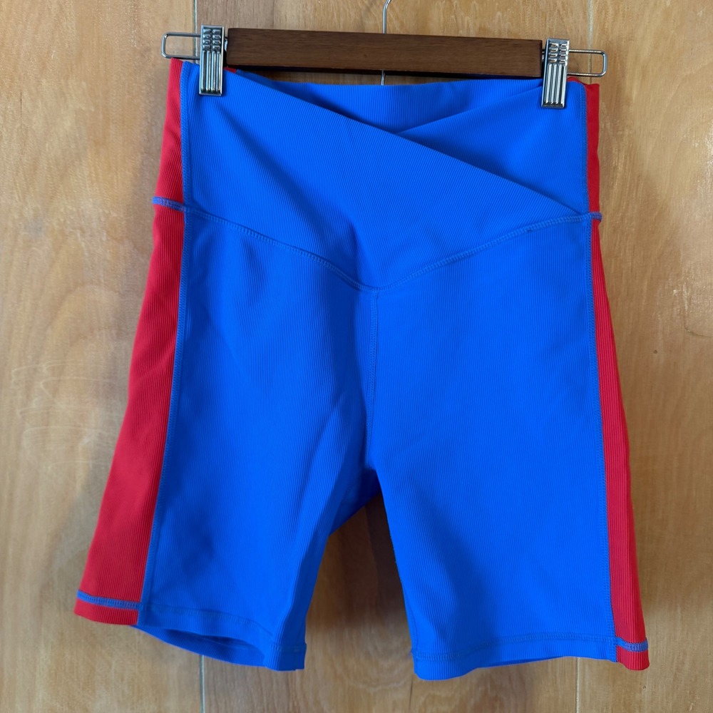 Wilo The Label Blue Red Ribbed Crossover V-Waist Biker Shorts Large